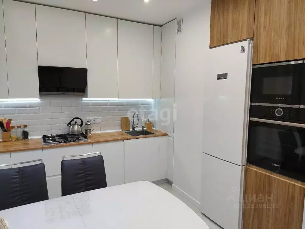 3-к кв. Саха (Якутия), Якутск ул. Кальвица, 30 (90.0 м) - Фото 1