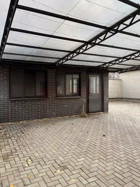 Дом в Ростовская область, Новочеркасск Баклановский просп., 198 (210 ... - Фото 2