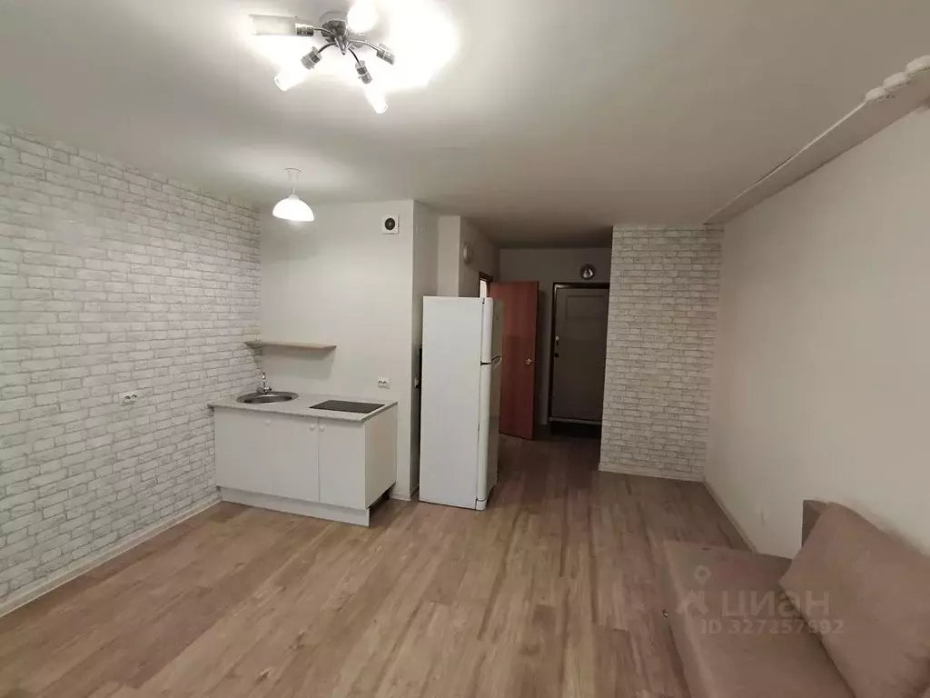 Студия Свердловская область, Екатеринбург ул. Рощинская, 26 (25.0 м) - Фото 2