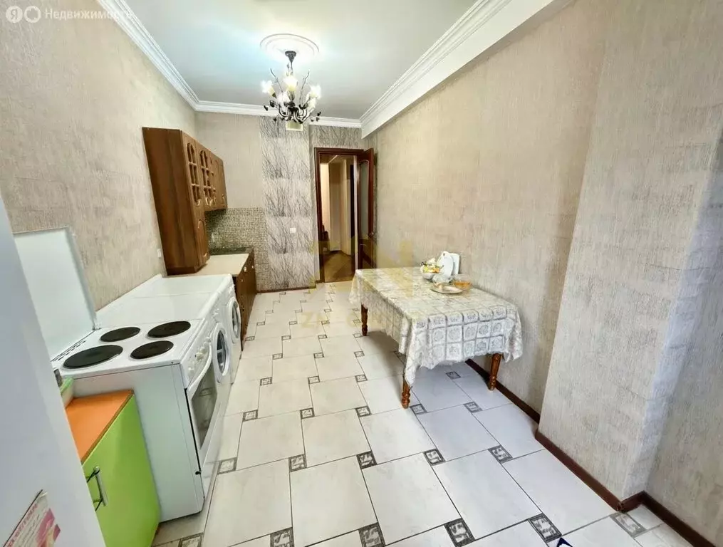 2-комнатная квартира: Махачкала, улица Ирчи Казака, 35 (82 м) - Фото 1