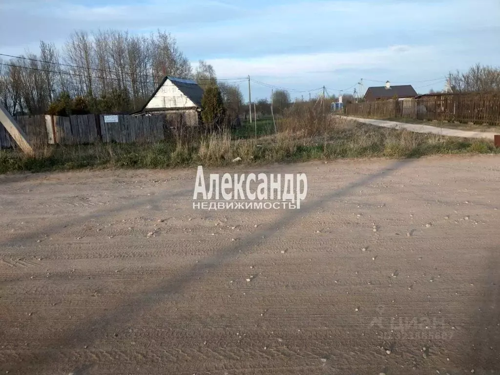 Участок в Ленинградская область, Кировский район, с. Путилово  (20.0 ... - Фото 1