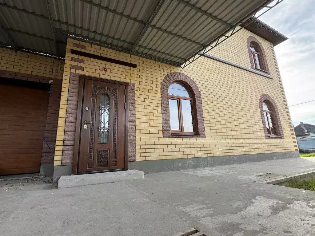 Дом в Ростовская область, Белая Калитва ул. Чапаева (200 м) - Фото 2