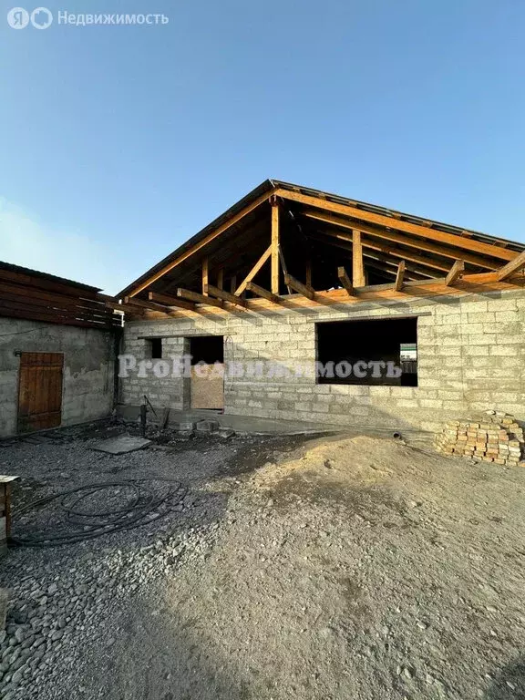 Дом в посёлок городского типа Каа-Хем, улица Сергея Есенина (130 м) - Фото 1