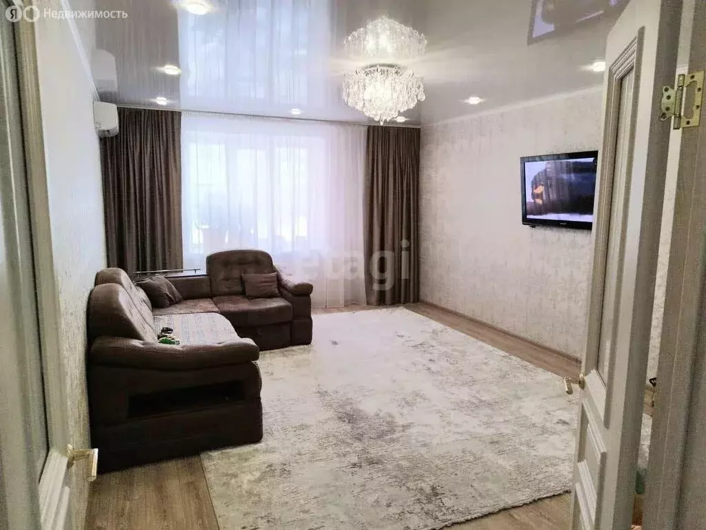 2-комнатная квартира: Салават, бульвар Салавата Юлаева, 52 (72.7 м) - Фото 0
