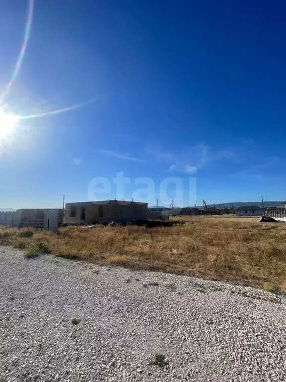 Участок в Крым, Белогорск ул. Ролана Кадыева (5.0 сот.) - Фото 1