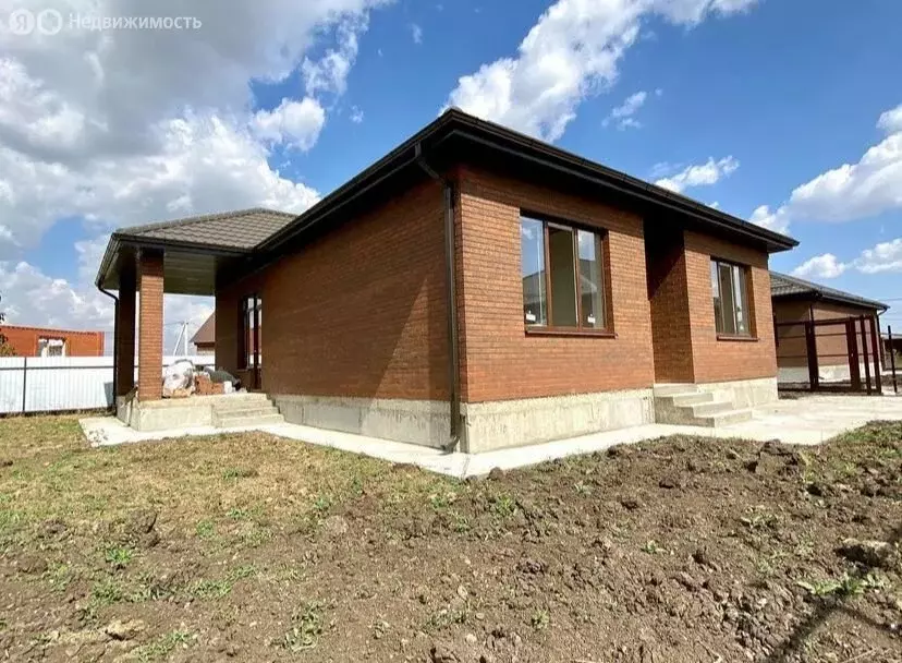 Дом в Ростов-на-Дону, Особенная улица (115 м) - Фото 1