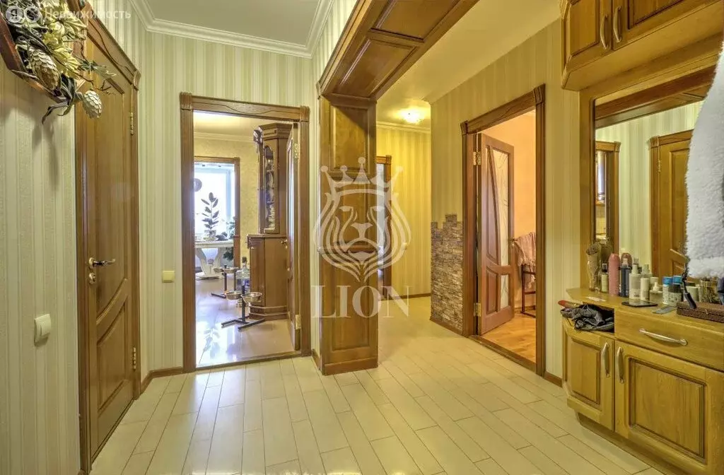 3-комнатная квартира: Алушта, улица 60 лет СССР, 18 (90.8 м) - Фото 1