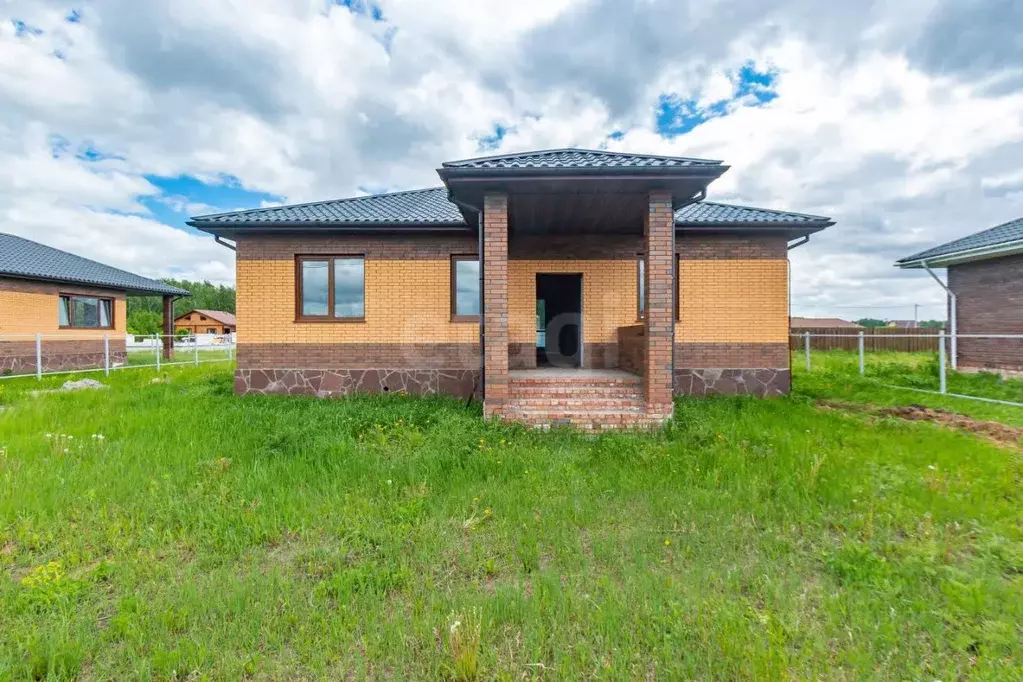 Дом в Омская область, Омский район, с. Пушкино Степная ул., 35 (125 м) - Фото 1