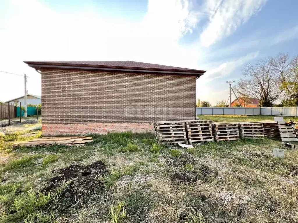 Дом в Ростовская область, Неклиновский район, Новобессергеневское ... - Фото 1