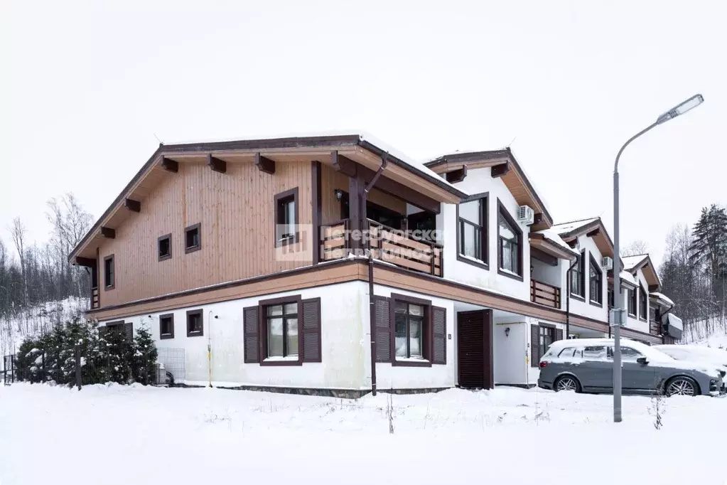 Таунхаус в Ленинградская область, Всеволожский район, Бугровское ... - Фото 1