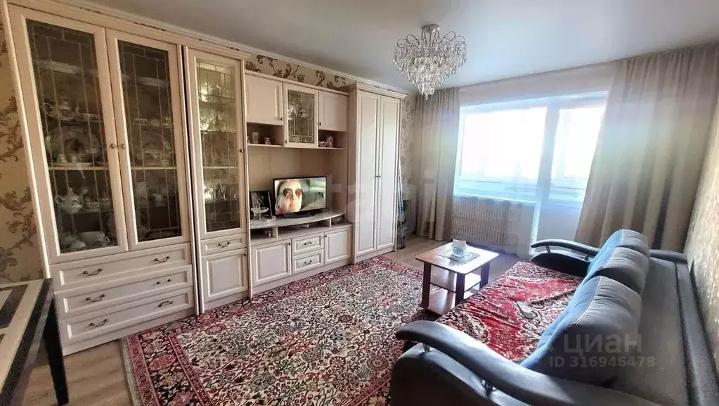 1-к кв. Брянская область, Брянск ул. 3-го Интернационала, 14 (37.7 м) - Фото 0