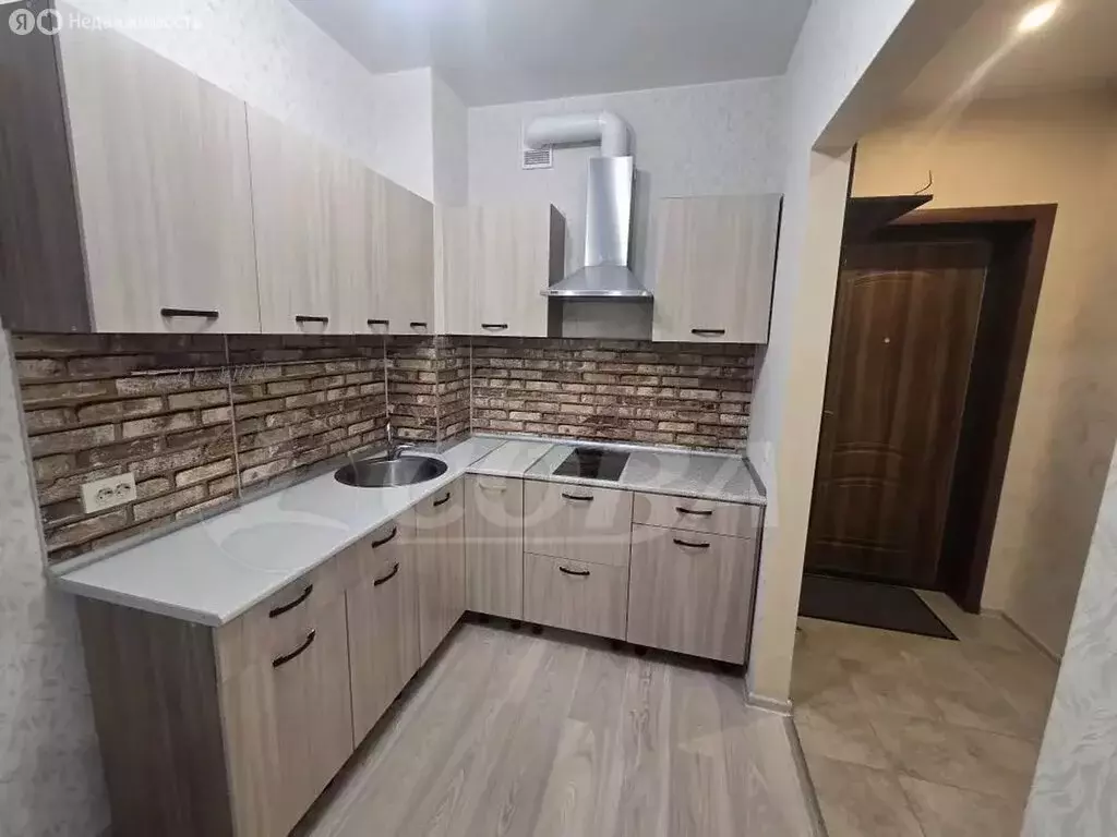 Квартира-студия: Тюмень, улица Тимофея Чаркова, 79к2 (32 м) - Фото 2