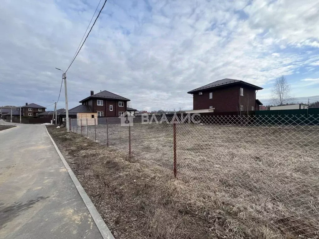 Участок в Московская область, Наро-Фоминский городской округ, д. ... - Фото 0