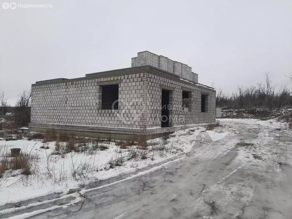 Дом в Волгоград, улица Дусева (200 м) - Фото 1