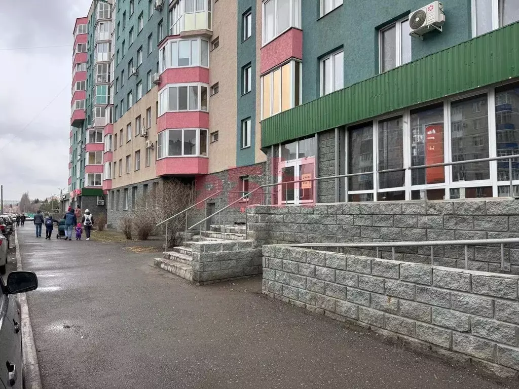 Помещение свободного назначения в Омская область, Омск бул. ... - Фото 1