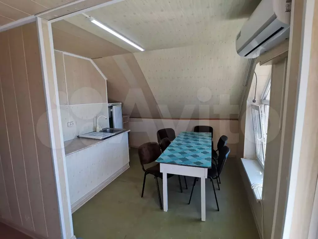 Комната 20 м в 9-к., 2/2 эт. - Фото 0