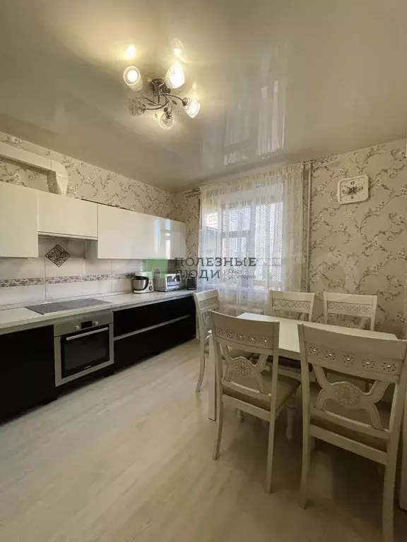 3-к. квартира, 95 м, 5/6 эт. - Фото 0