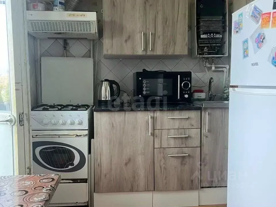 1-к кв. Крым, Феодосия ул. Володарского, 35 (36.8 м) - Фото 1