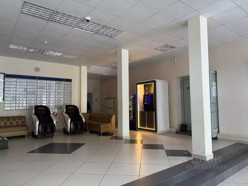 Офис в Волгоградская область, Волгоград ул. Площадь Дзержинского, 1 ... - Фото 2