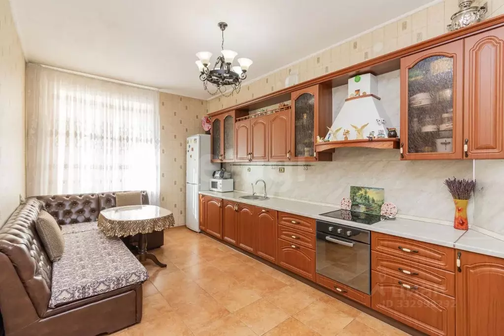 3-к кв. Тюменская область, Тюмень Холодильная ул., 142 (109.7 м) - Фото 1
