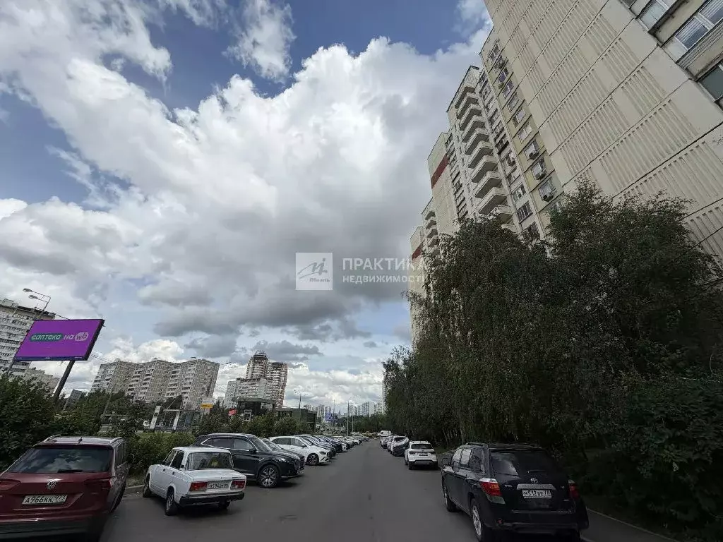Продается 4-комнатная квартира - Фото 2