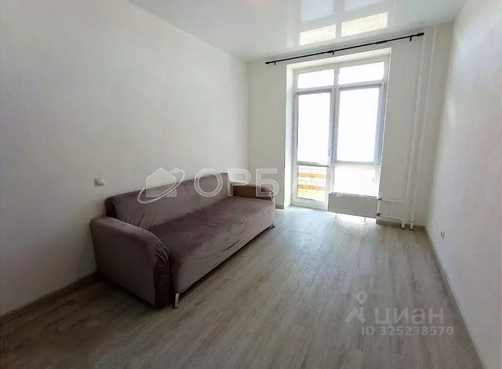 1-к кв. Тюменская область, Тюмень ул. Тимофея Чаркова, 79к3 (34.9 м) - Фото 1