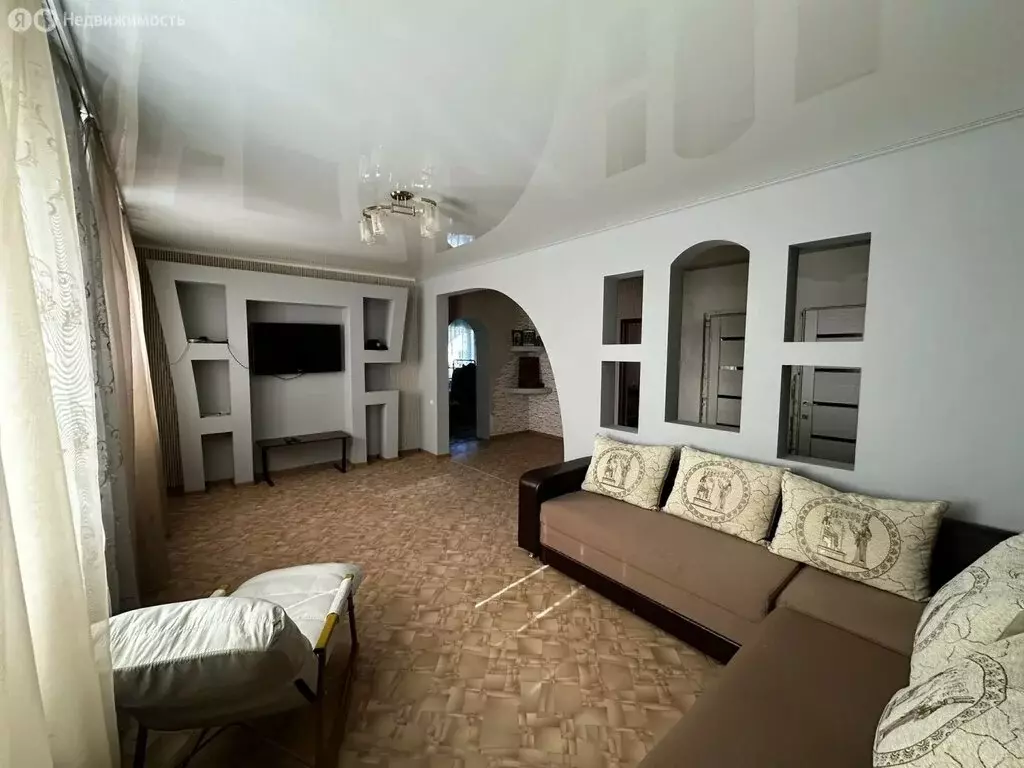 Дом в Икрянинский район, рабочий посёлок Ильинка, улица А. Сергеева, ... - Фото 1