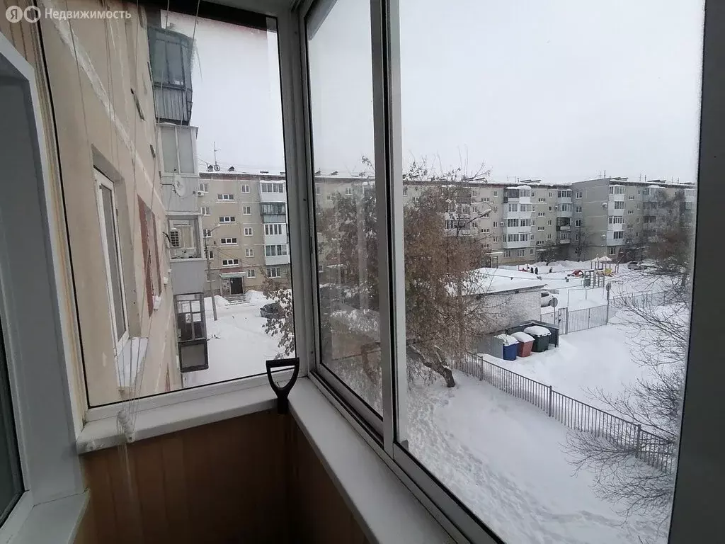 2-комнатная квартира: Каменск-Уральский, микрорайон Октябрьский, улица ... - Фото 1