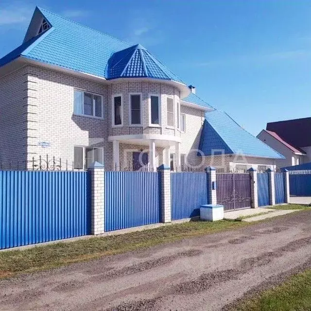 Дом в Алтайский край, Барнаул Кленовая ул., 108 (350 м) - Фото 0