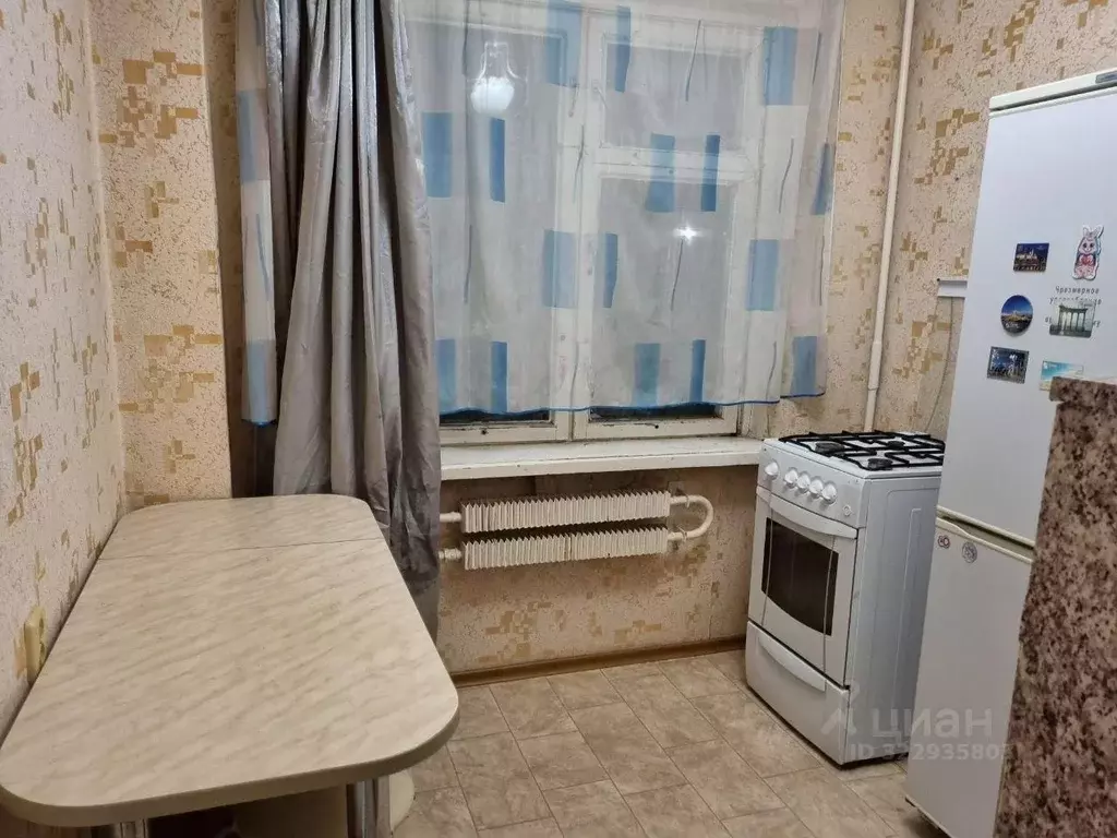 1-к кв. Удмуртия, Ижевск ул. Коммунаров, 169 (30.0 м) - Фото 0