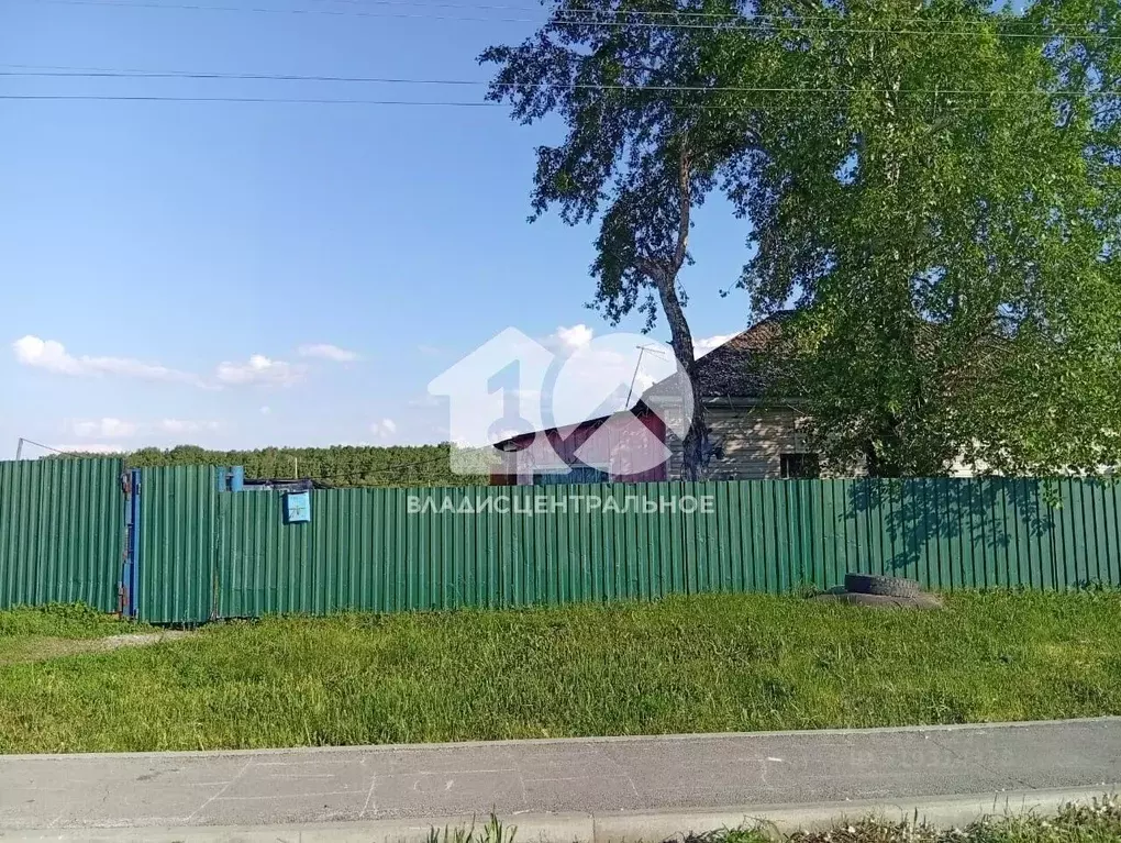 Дом в Новосибирская область, Новосибирский район, с. Ярково Советская ... - Фото 0