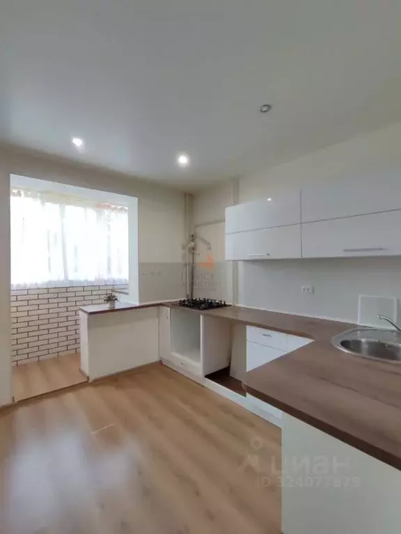 2-к кв. Кировская область, Киров ул. Воровского, 155 (53.3 м) - Фото 2