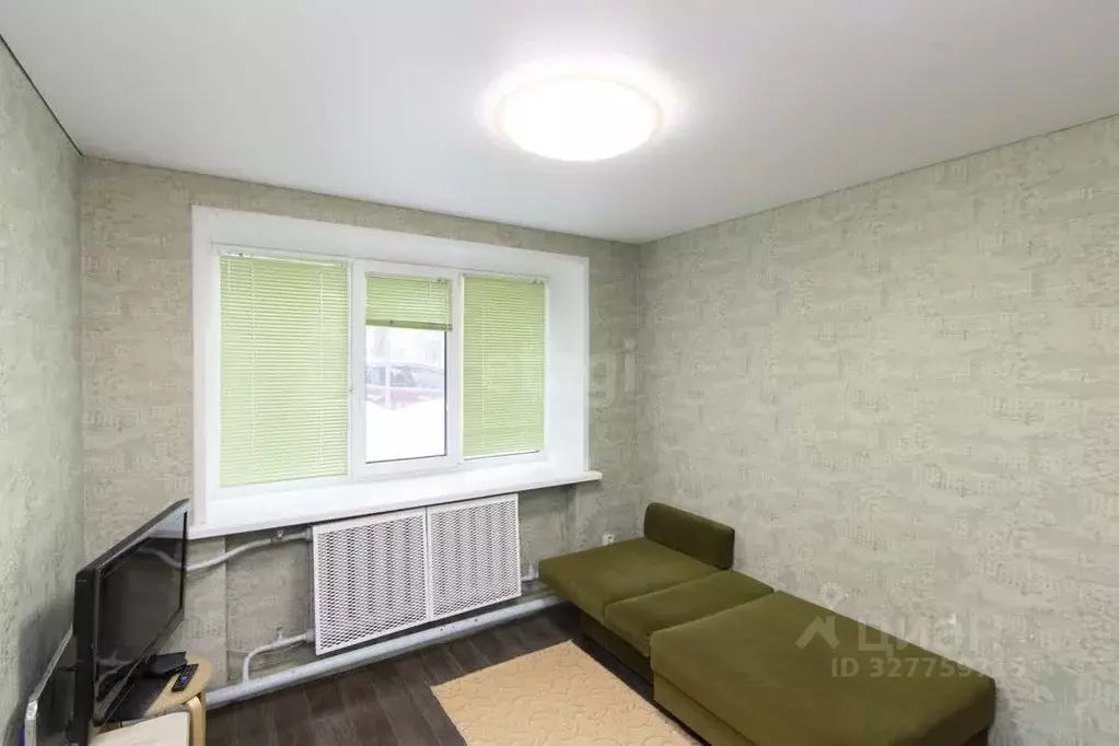 Студия Тюменская область, Тюмень ул. 50 лет Октября, 33 (17.4 м) - Фото 1