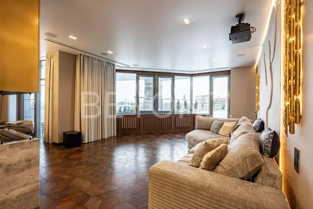 5-к кв. Санкт-Петербург ул. Рюхина, 10 (187.6 м) - Фото 2