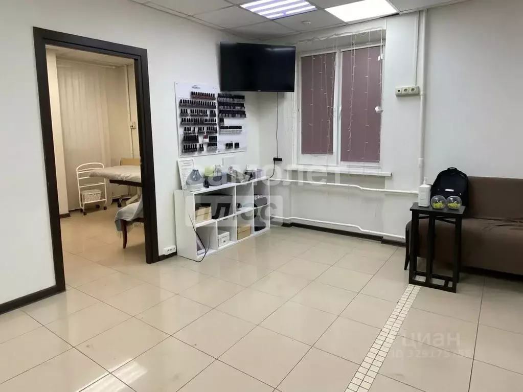 Помещение свободного назначения в Москва ул. Дмитрия Ульянова, 8К1 (42 ... - Фото 1