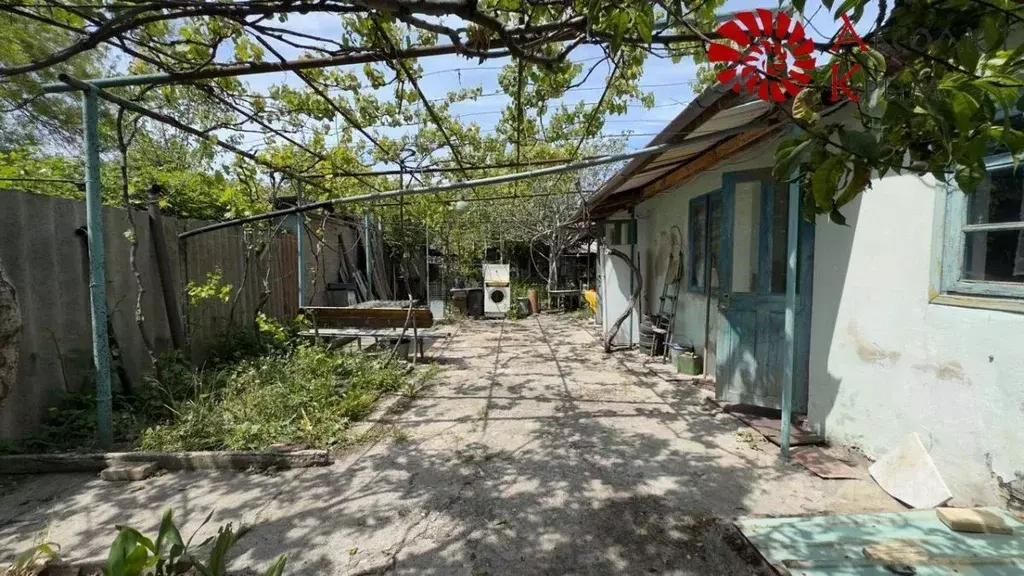 2-к кв. Крым, Феодосия ул. Листовничей, 34 (37.7 м) - Фото 1
