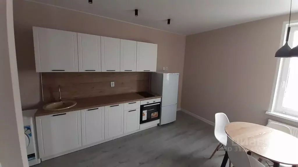 2-к кв. Тюменская область, Тюмень Новгородская ул., 3 (59.0 м) - Фото 1