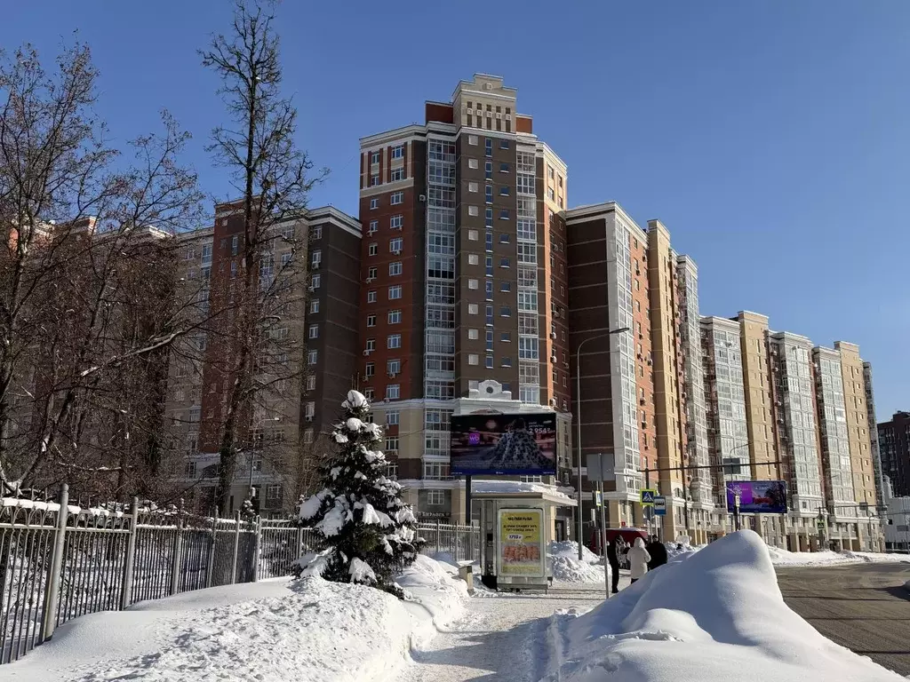 Продается 3-комнатная квартира - Фото 1