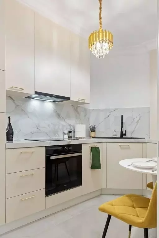 2-к. квартира, 73 м, 4/8 эт. - Фото 0