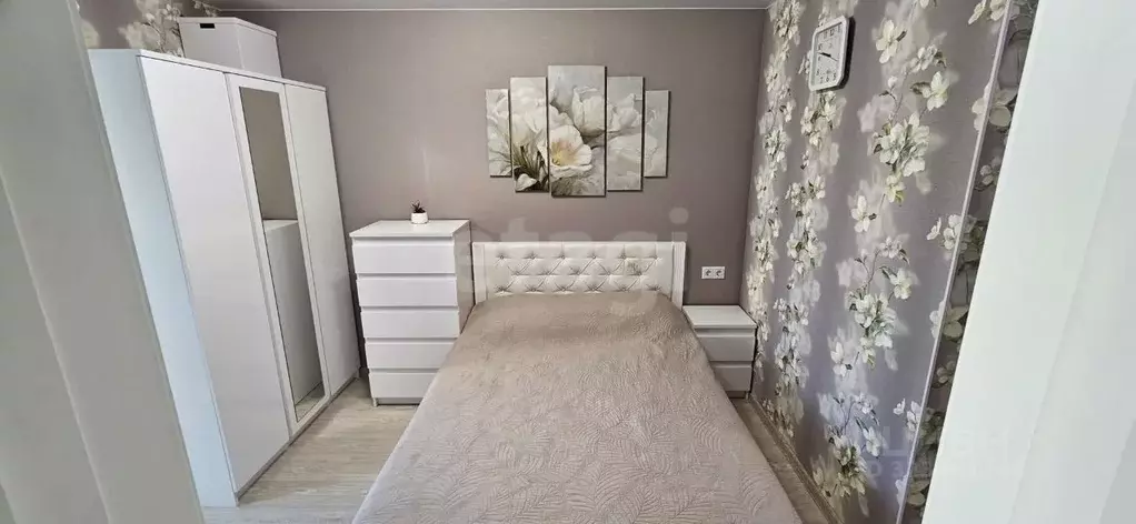 3-к кв. Тюменская область, Тюмень ул. 50 лет Октября, 57Б (82.6 м) - Фото 1