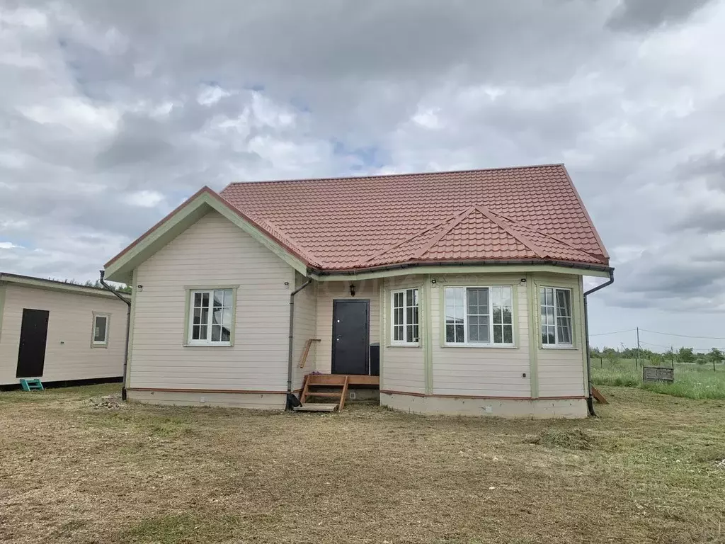 Дом в Новгородская область, Шимский район, Подгощское с/пос, д. Коломо ... - Фото 0