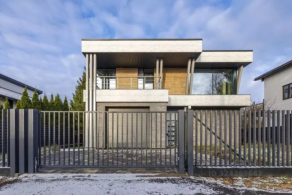 Дом в Московская область, Красногорск городской округ, с. ... - Фото 1