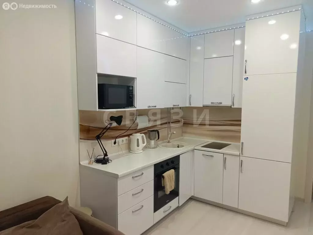 Квартира-студия: Тюмень, улица Мельникайте, 2к5 (41 м) - Фото 1