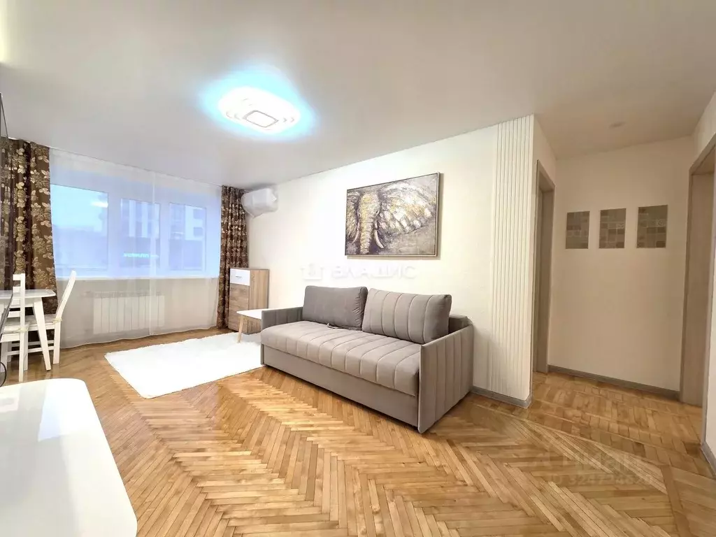 2-к кв. Нижегородская область, Нижний Новгород пл. Свободы, 4 (55.7 м) - Фото 1