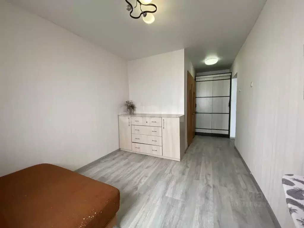 2-к кв. Приморский край, Владивосток 71-й мкр, ул. Ватутина, 18 (49.8 ... - Фото 0
