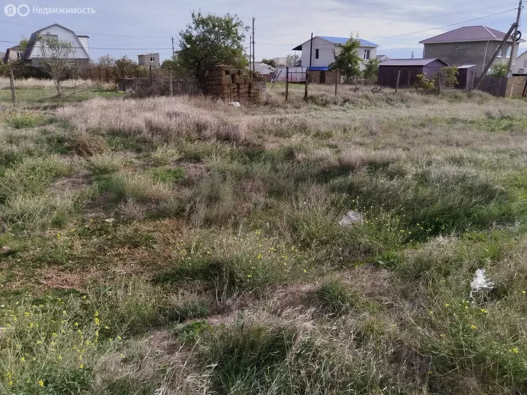 Участок в Сакский район, Штормовское сельское поселение, село Крыловка ... - Фото 1