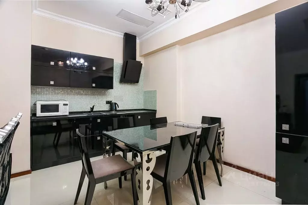 Свободной планировки кв. Крым, Алушта ул. Парковая, 5 (130.0 м) - Фото 1