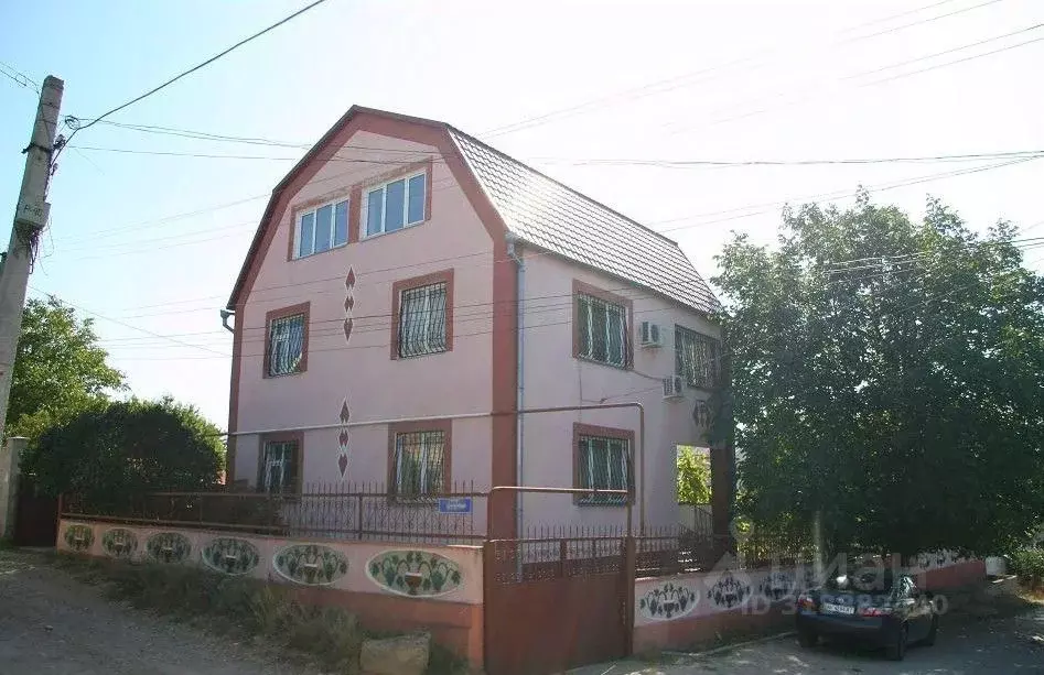 Дом в Крым, Симферопольский район, Молодежное пгт ул. Ягодная (256 м) - Фото 0