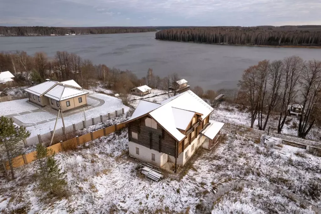 Коттедж в Ивановская область, Кинешма Волжский бул., 1А (294 м) - Фото 1