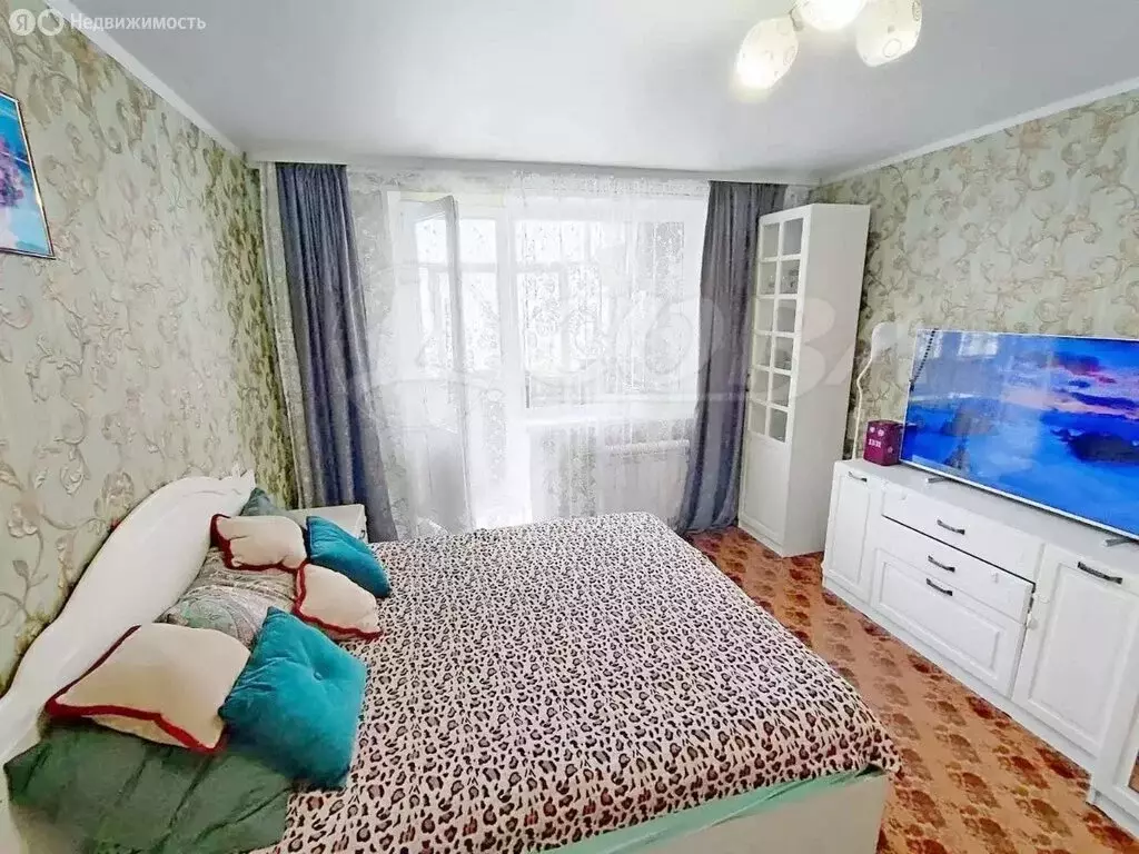 2-комнатная квартира: Тюмень, улица Мельникайте, 122 (60 м) - Фото 2